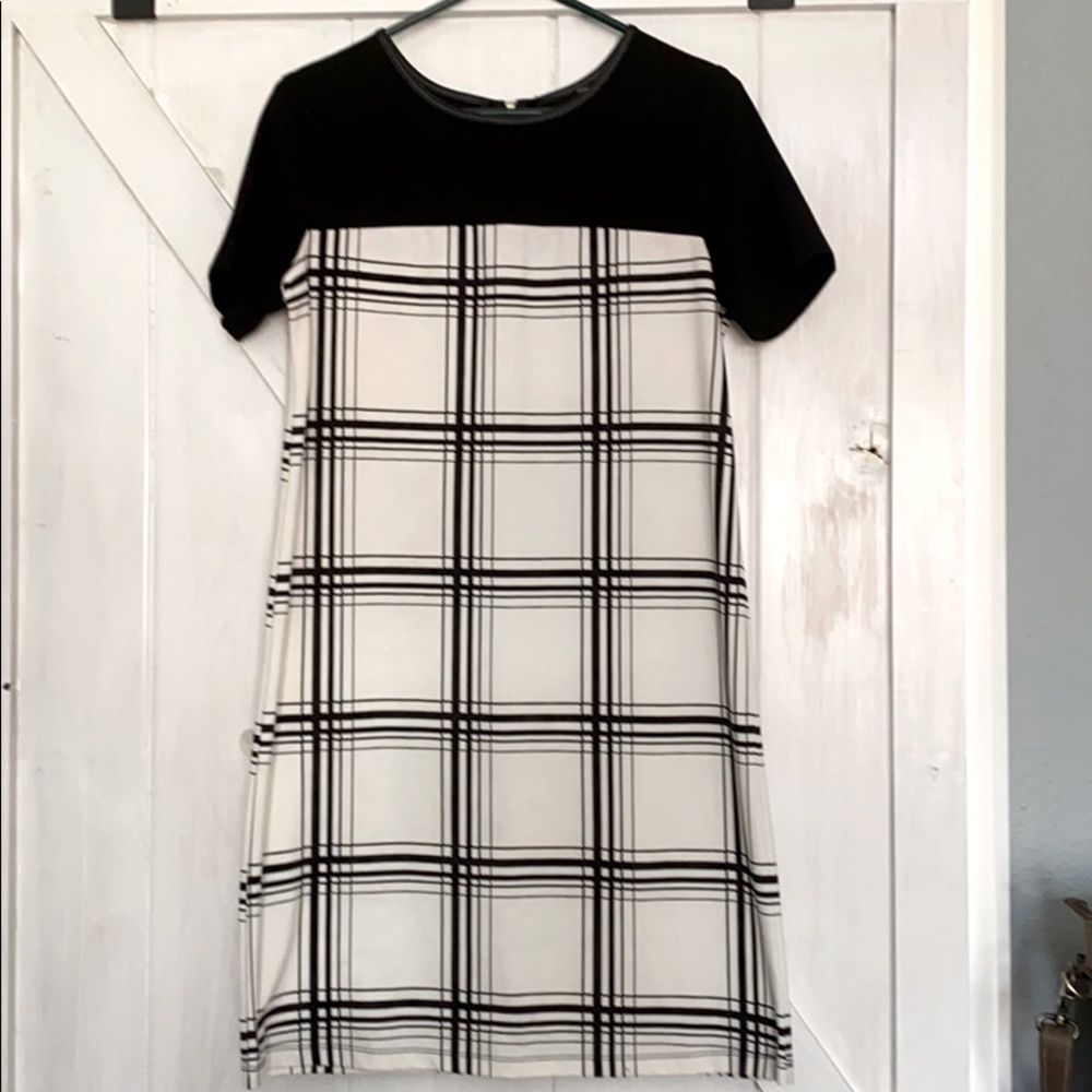 Women’s dress